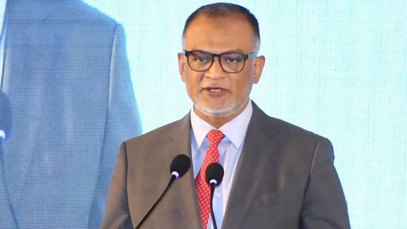 আগুনে ক্ষতির হিসাব চলছে, বিকেলে বৈঠক ডেকেছে মন্ত্রণালয়: বাণিজ্য উপদেষ্টা